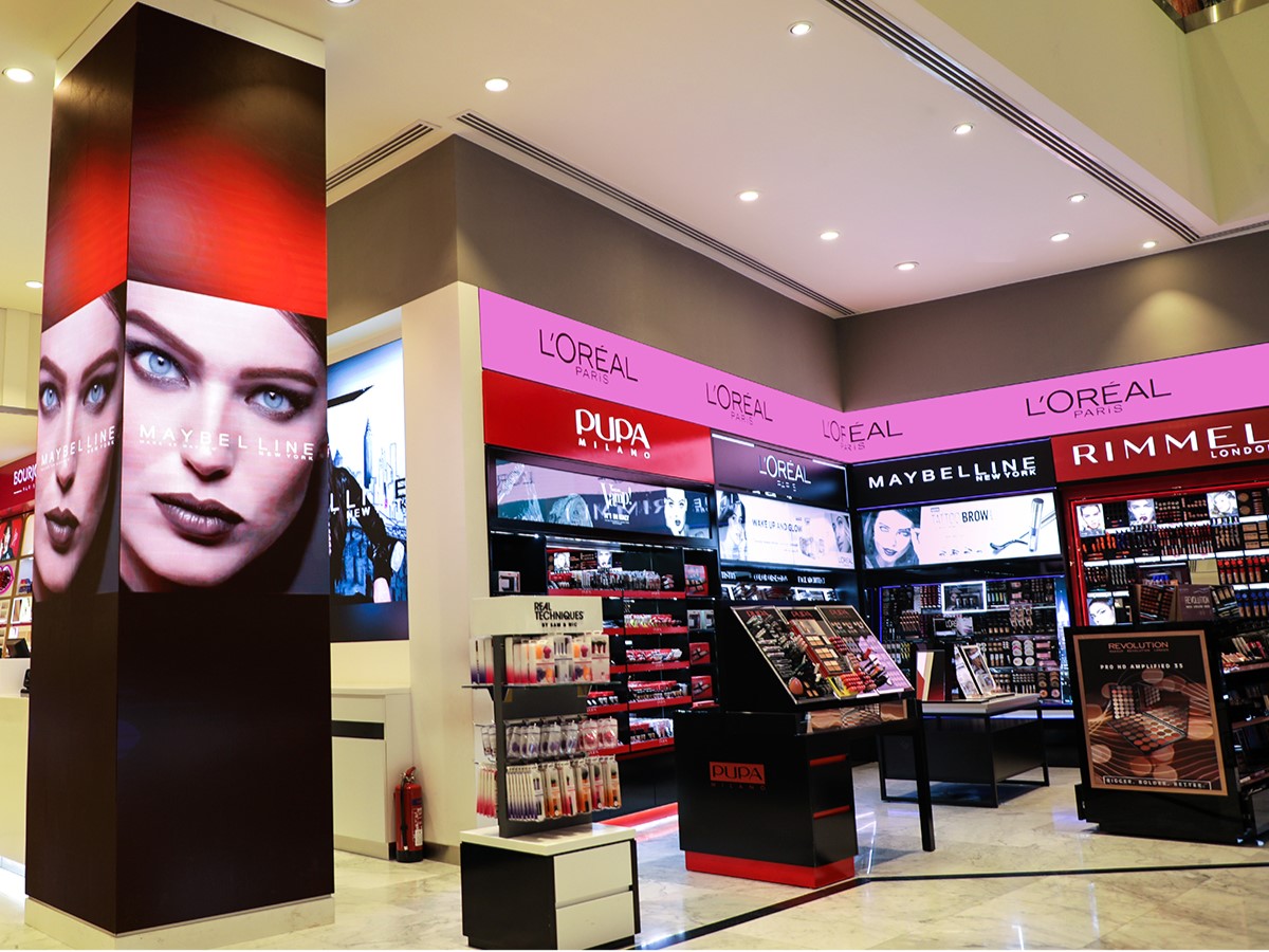 Digital corner display in the Debenhams beauty department